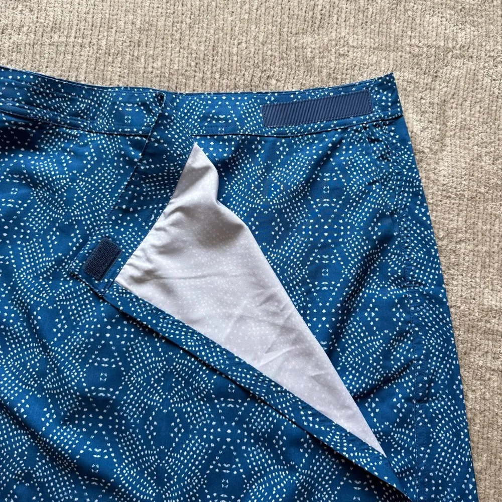 RipSkirt Blue Geometric Wrap Skirt Size L Travel Beach Adventure Skirt‎